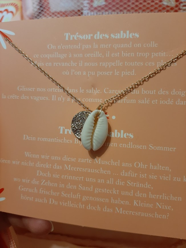 Le collier coquillage